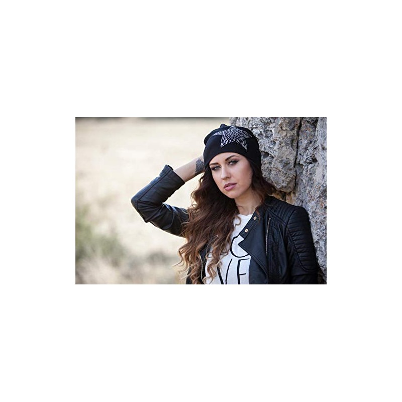 styleBREAKER Classic Unisex Beanie Hat with Star Rhinestone Appliqué, Warm
