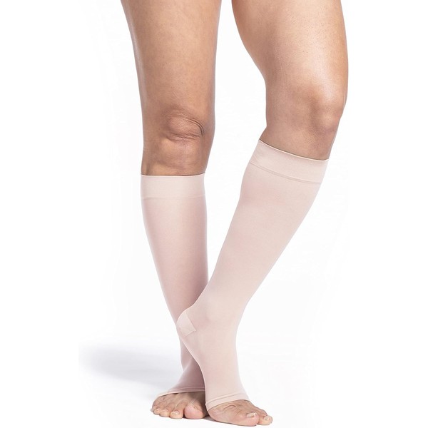 SIGVARIS - Calcetines altos para mujer, estilo Sheer 780 de 15 a 20 mmHg, Arena cálido, ML - Medium Long