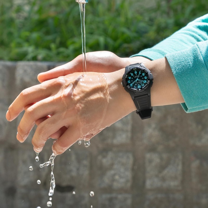 Citizen Q&Q Men's Wristwatch, Analog, Waterproof, Urethane Strap, white, 1