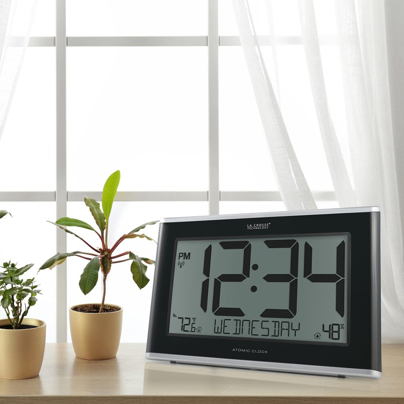 La Crosse Technology 513-05867-INT Extra-Large Atomic Digital Clock with Indoor