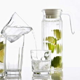 UNIQUE HOME LIVING 1L Glass Water Jug for Fridge, for Cold Water Ice Tea Coffee Milk & Juice Jug Pitcher Ribbed Design with Lid, Spill-Free Spout