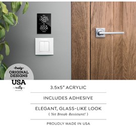 3.5x5 Inch Turn off Lights & Lock Door, Elegant Designer Sign, Ready to Mount or Lean (Black)