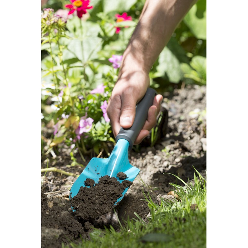 Gardena Classic Hand Trowel: Universal spade for planting and transplanting