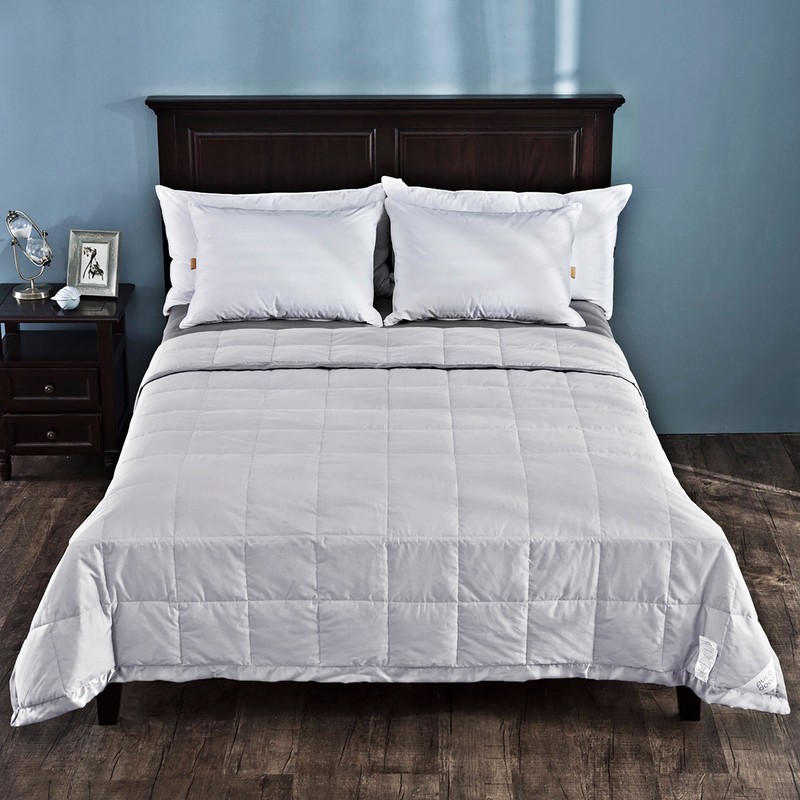 puredown Soft Lightweight Down Blanket with Satin Trim for Bed