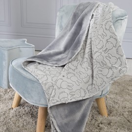 Roba baby blanket for cuddling, crawling and playing.