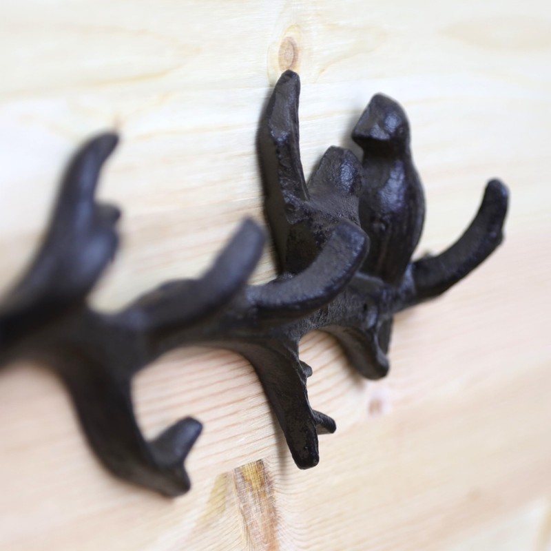 Fyne-Finds 33cm Brown Cast Iron Bird on Branch 4 Hook