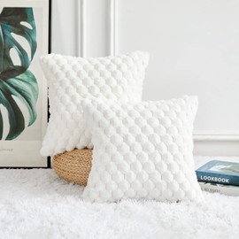 YAERTUN Pack of 2 Decorative Faux Fur White Sofa Cushion Covers 55cm x 55cm 22x22 Inch Solid Square Throw Pillow Cases Soft Cozy Luxury Pillow Covers Couch Bed Livingroom