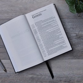 NKJV, Single-Column Reference Bible, Verse-by-verse, Black Bonded Leather, Red Letter, Comfort Print