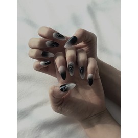 [Hiphan Nail Daily Nail] Black and white detail heart line nail tip - short oval / [힙한네일데일리네일] 흑과백 디테일 하트라인 네일팁 - 숏오발
