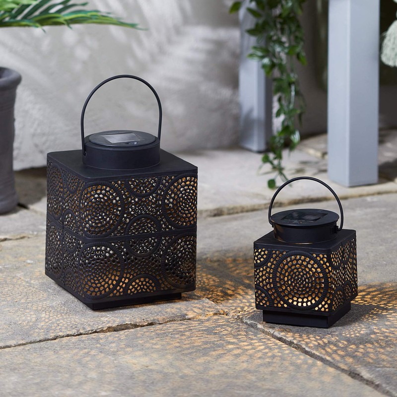Lights4fun 12 cm Patterned LED Solar Lantern Taza Black Metal