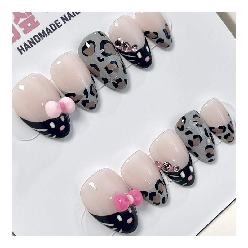 Black Cat Hopi Handmade Nail Tips - Almond / 껌둥이