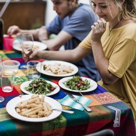 HAKOTOM 12pcs Table Cloth Clips Clear Tablecloth Holders Clips Transparent Table Cover Clamp for Christmas Home Wedding Party Indoor Outdoor Camping Garden Picnic