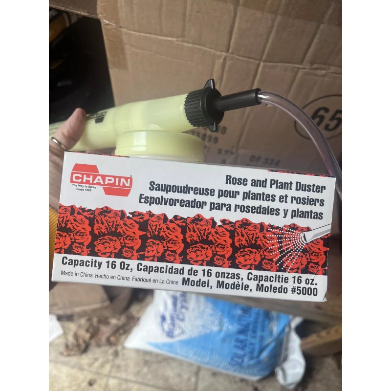 Chapin 16 Oz. Rose And Plant Hand Pump Duster Chapin