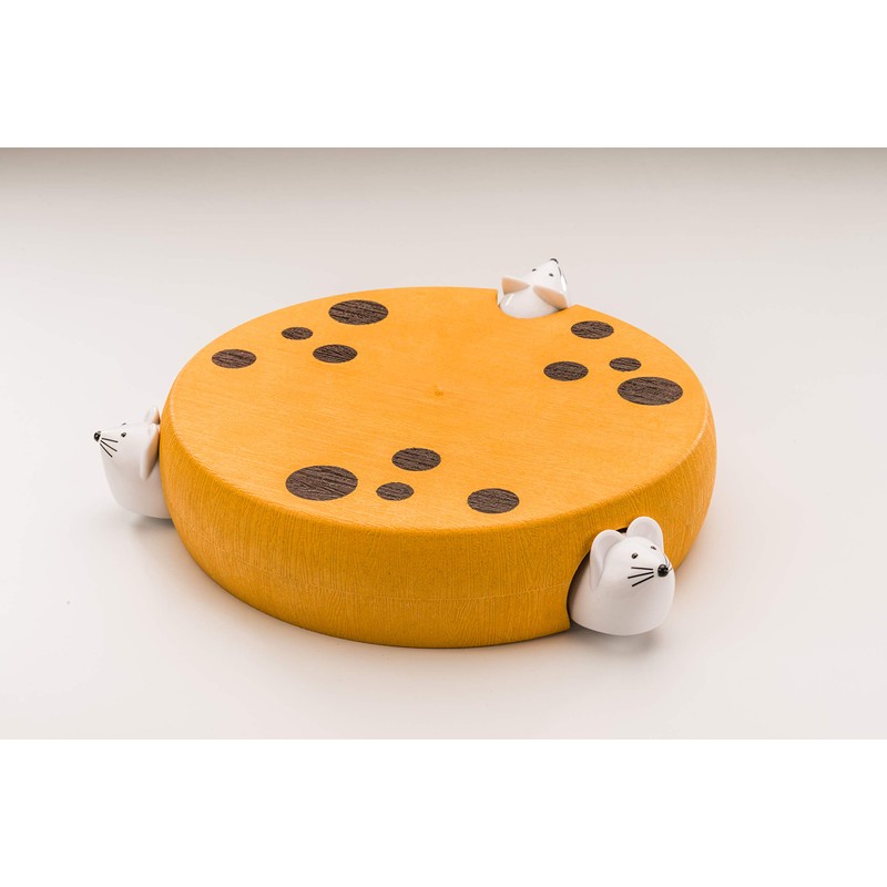 Mobi cheese serving board and tray with cheese motif and