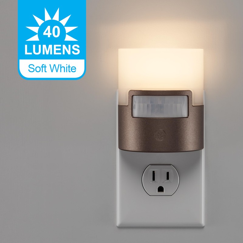 GE LED Motion Sensor Night Light, Plug into wall, 40