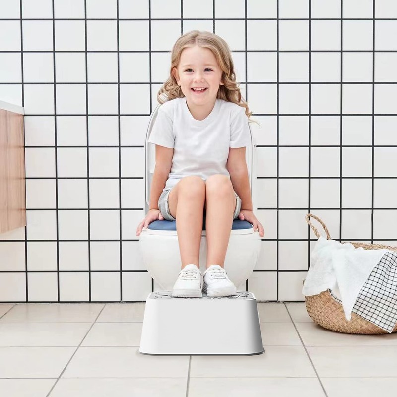 UNCLE WU Kids Step Stool - Lightweight and Easy to