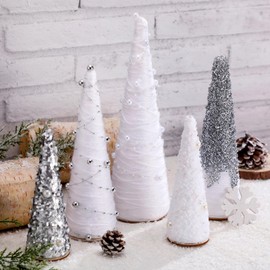 Realspring 5 Pcs Mini Christmas Yarn Trees Neutral Table Decorations White Silver Glitter Xmas Tree Ornaments for Mantel Fireplace Tabletop Centerpiece Home Farmhouse Kitchen Party Crafts, 3 Sizes