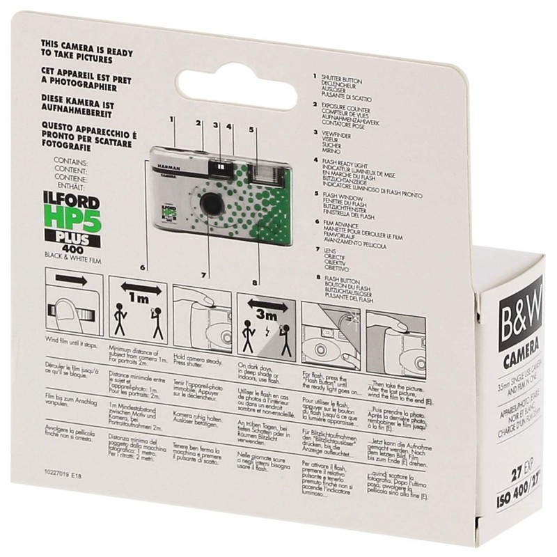 Ilford HP5 + Einwegkamera mit Blitz, Weiß und Schwarz