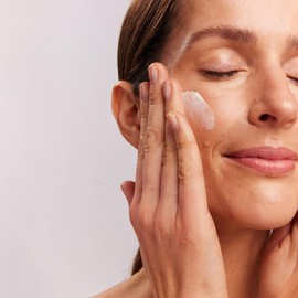 DAYTOX Niacinamide Fluid - Fluid with 5% Niacinamide and SPF 30 | Reliable UVA & UVB Protection for Anti-Ageing - Refines Pores, Provides Intensive Moisture - Made in Germany - 50 ml