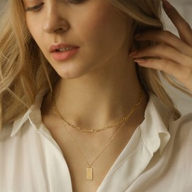 Gold Necklace for Women Trendy Dainty Initial Pendant Necklace Figaro Chain Choker Necklace Layered Set Bar Rectangle Pendant Necklaces 14K Gold Plated Simple Letter M Necklace Everyday Gold Jewelry