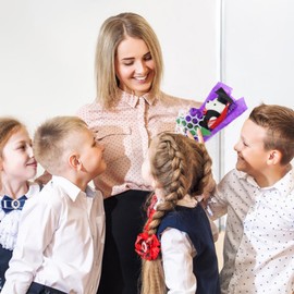 Alipis 10pcs 2025 Graduation Stuffed, Foams Standing Mini Graduation Bear with Graduation Caps for DIY Bouquet Decoration High School College Ceremony