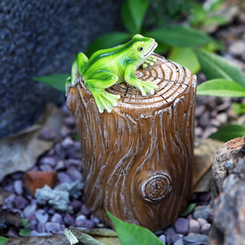 Niwhydi Outdoor Key Hider - Green Resin Frog Stump Key