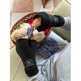 LEVILO LEVILO Wrist Ice Pack Wrap for Carpal Tunnel (2 Pack) Hand Ice Pack for Arthritis, Thumb Ice Pack for Swelling, Injuries Reusable, Tendonitis, Gel Hot & Cold Therapy, One Size Fingerless Design