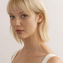 QUINBY Gold Hoop Earrings For Women, Trendy Small Cartilage Earring, 14k Gold Hypoallergenic Hoop Earrings, Flower Jewellery Set, Huggie Earrings For Sensitive Ears