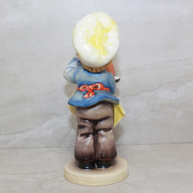 Hummel "Baker" #128