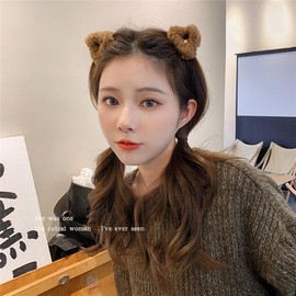 gaobaozhu Plush Hair Clip Hair Clips Plush Hair Clamp for Thick Thin Hair, Small Nonslip Faux Fur Hair Claw Clips Cute Shark Clip for Women Cute Cat Ear Styling Claw Clips Hair Accessories