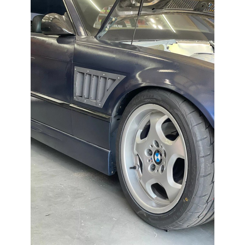 E36 Front Fender Vents / Heat Extractors