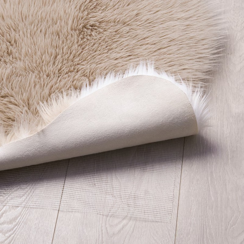 Ikea SIDOREMSA Rug Throw Super Soft Faux Fur Animal Light