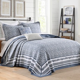 QuiltMuse 100% Cotton Bedspread King Size 120"x120" - Lightweight Oversized King Quilt with 2 Pillowshams, Reversible Farmhouse Printed Botanical King Quilted Bedding Coverlet, 3 Pieces, White/Blue