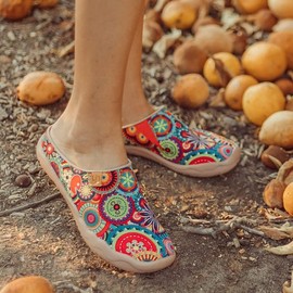 UIN Women's Slippers Fashion Canvas Comfort Wide Toe Casual Household Slip On Travel Shoes Blossom (10)