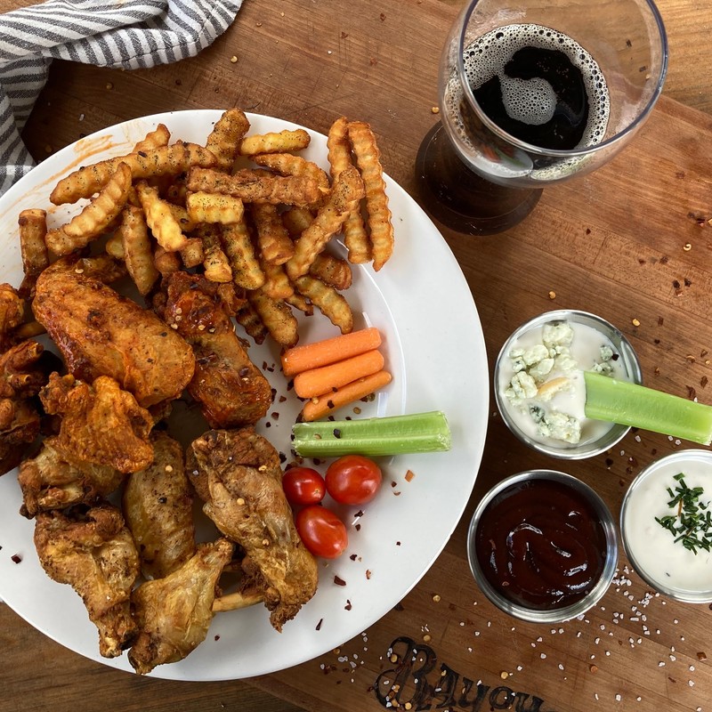 Bayou Classic 1150 14-qt Stainless Fry Pot Features Heavy Welded