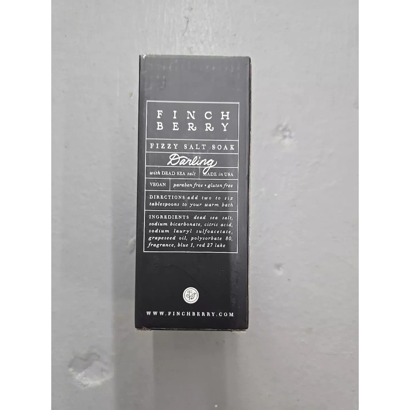 Finchberry Darling Fizzy Salt Soak 16 oz Finch Berry Dead
