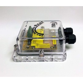 MIDNITE SOLAR BRAT CHARGE/LIGHTING CONTROLLER - 30 AMP, 12/24 VOLT DC, LOW VOLTAGE DISCONNECT, P/N BRAT