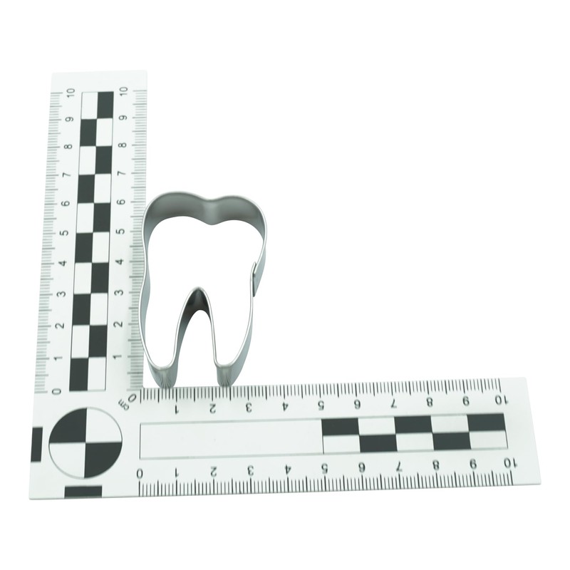 BekkiB - Cookie Cutter "Tooth" - 5.5 x 3.5 cm