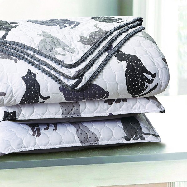 Sleeping Partners Grey Cats Animal Pom pom Trimmed Quilt Set,