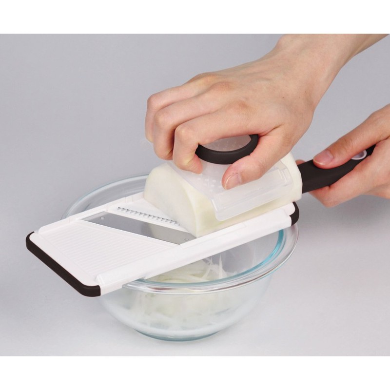 Pearl Metal Softia C-3672 Julienne with Safety Holder, Black