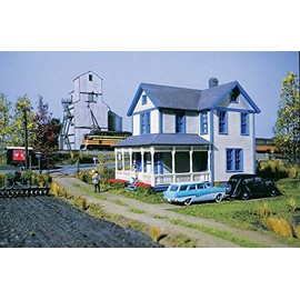 Walthers Cornerstone Aunt Lucy's House Train