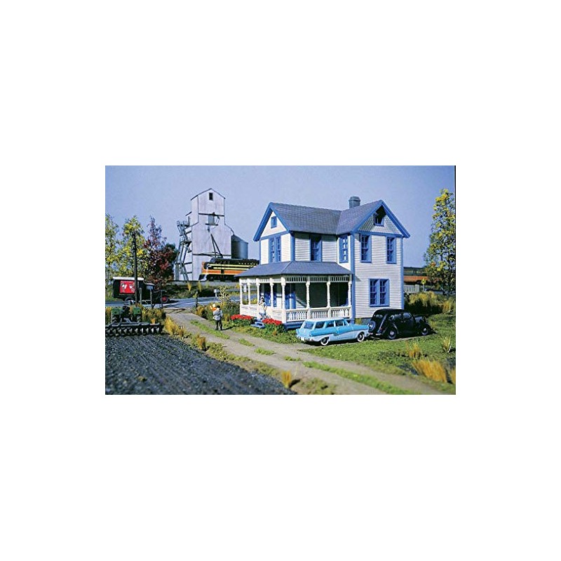 Walthers Cornerstone Aunt Lucy's House Train