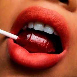 Labial Mac Powder Kiss Lipstick Style Shocked                                                                                                         