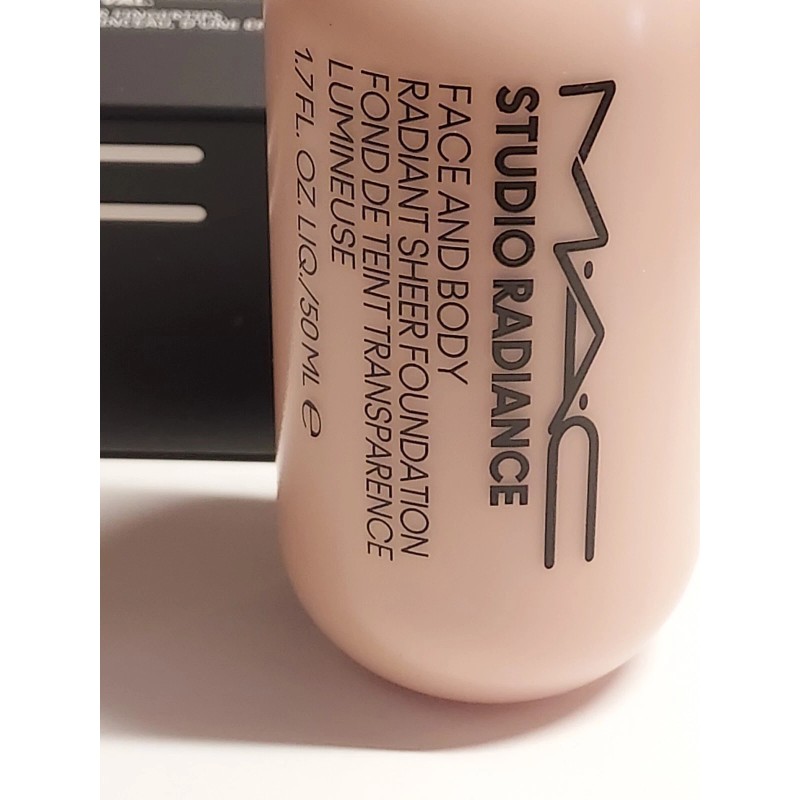 M·A·C MAC Studio Radiance Face and body Radiant Sheer Foundation