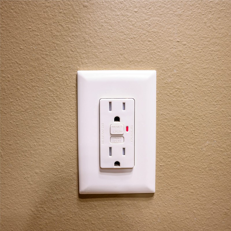 TayMac A52W Allure Nonmetallic Wallplate with GFCI Insert, White