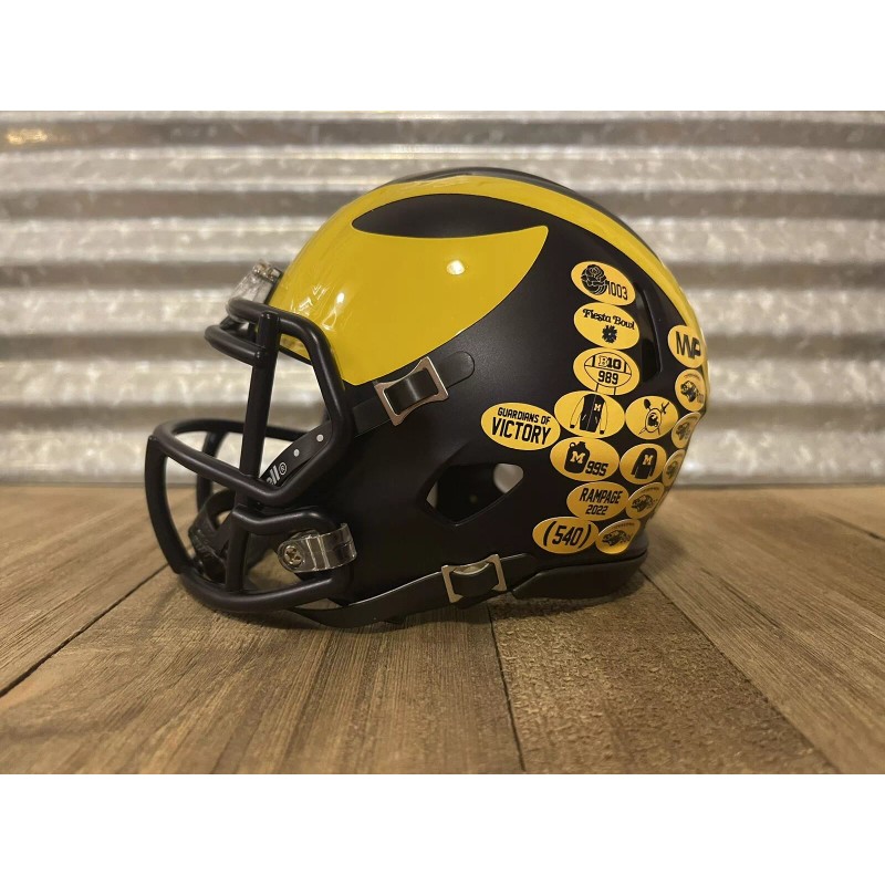 Custom Michigan Wolverines (2023) Speed Mini Helmet