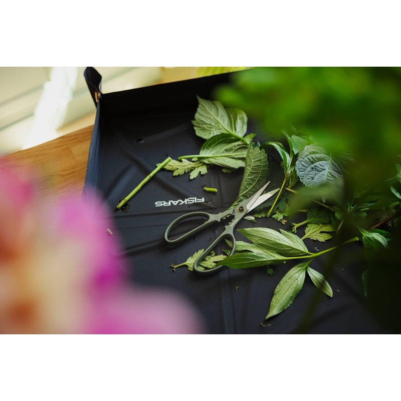 Fiskars Plant Shears with Holder