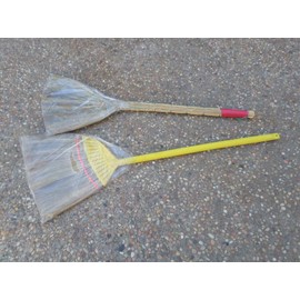 Vietnamese Soft Fan Straw Broom with Straw Handle (chổi lúa) 40 inch and a Free Plastic Handle Broom