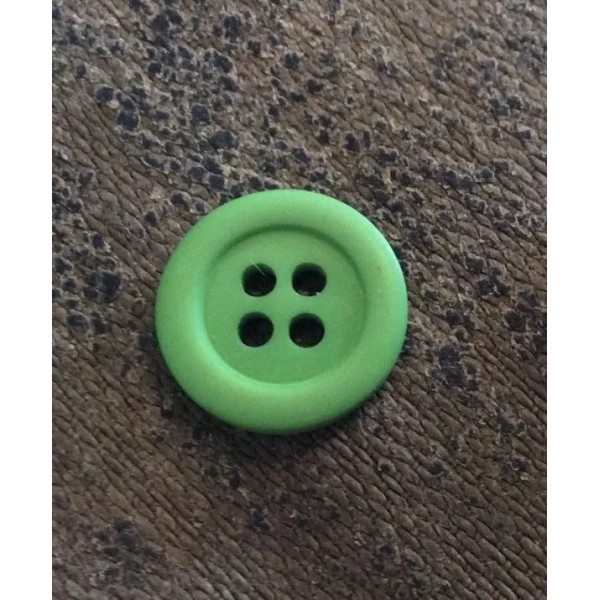 Unbranded GREEN ROUND BUTTONS--4 HOLE--1/2"--25 PIECES