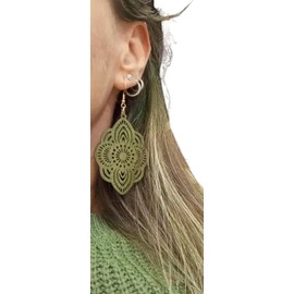 ⊹⊱❁✿ GROSSE, LEICHTE OLIVGRÜNE LASERCUT OHRRINGE AUS HOLZ ✿❁⊰⊹ tolle, geschnitzte Ohrringe an goldenen Haken, dunkelgrün, olivgrün